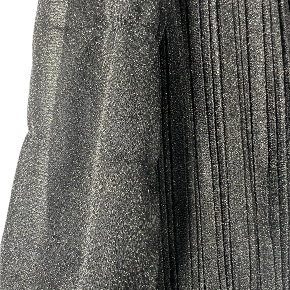 NWT Mac Duggal Shimmering Pleated A-Line 3/4 Sleeve Black Gown 8 - Picture 8 of 10